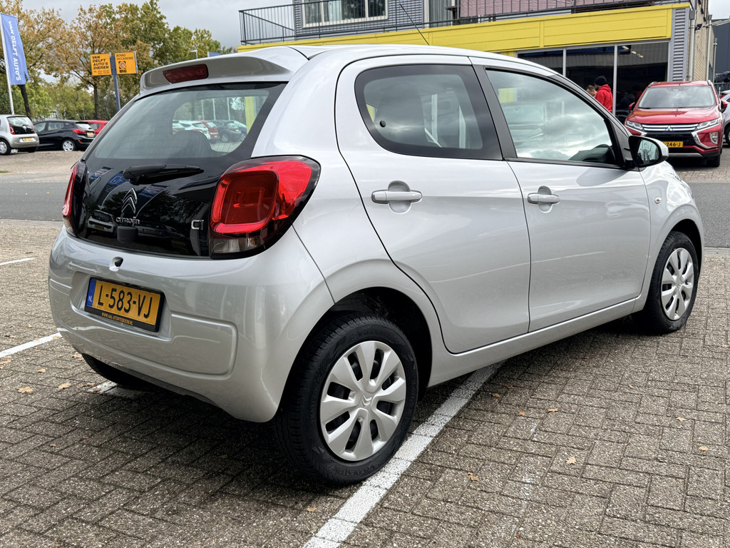 48372041-8.jpg