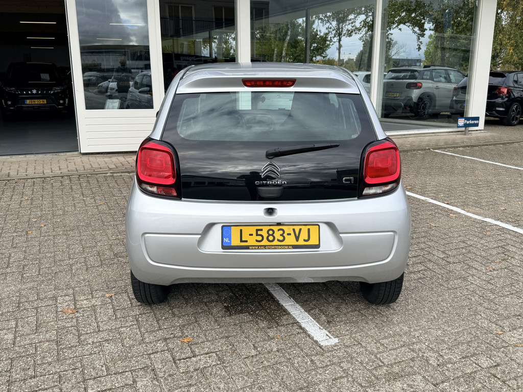 48372041-9.jpg